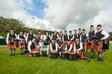 Zurich Caledonian und Drumnadrochit Piping Society am Glenurquhart Highland Games Loch Ness